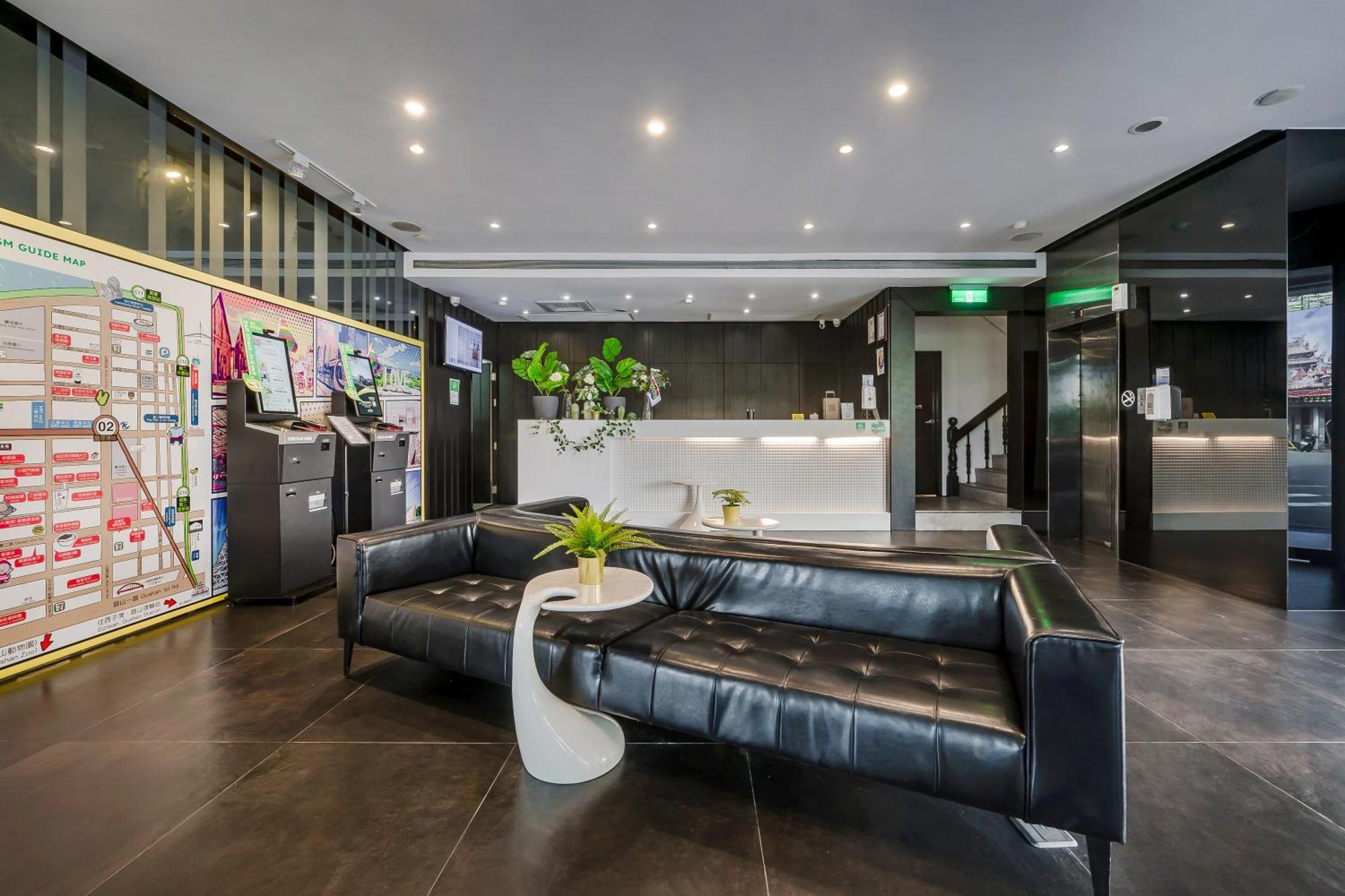 Check Inn Express Kaohsiung Love River Exterior foto