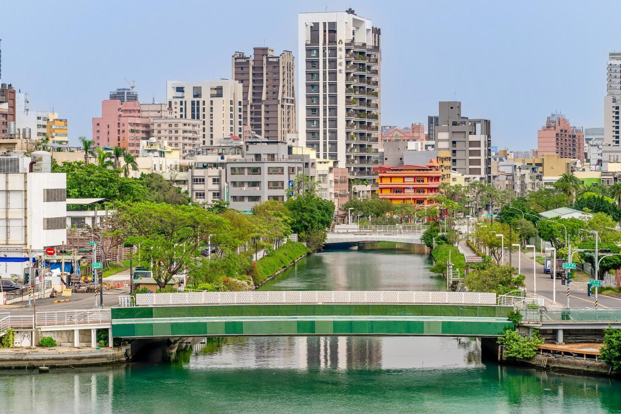 Check Inn Express Kaohsiung Love River Exterior foto