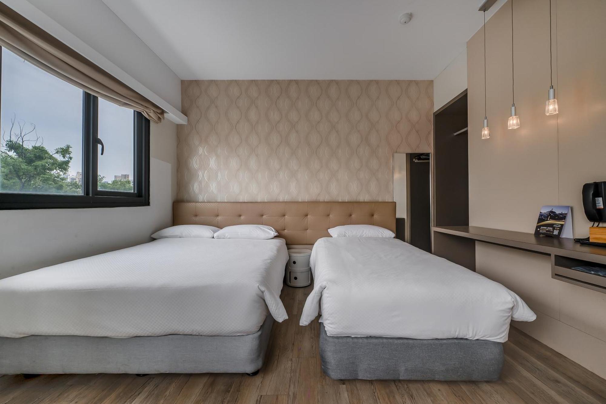 Check Inn Express Kaohsiung Love River Exterior foto