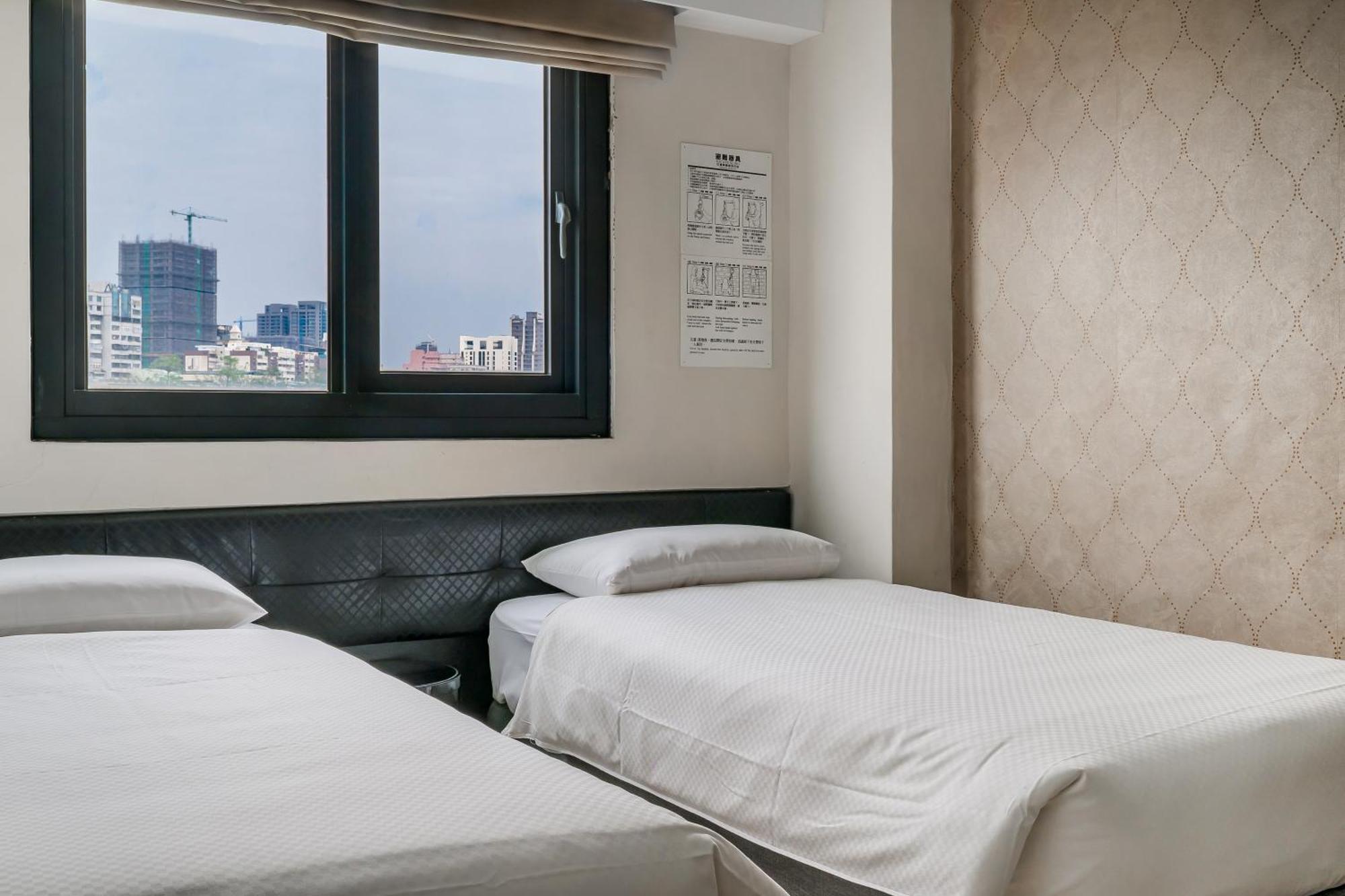 Check Inn Express Kaohsiung Love River Exterior foto