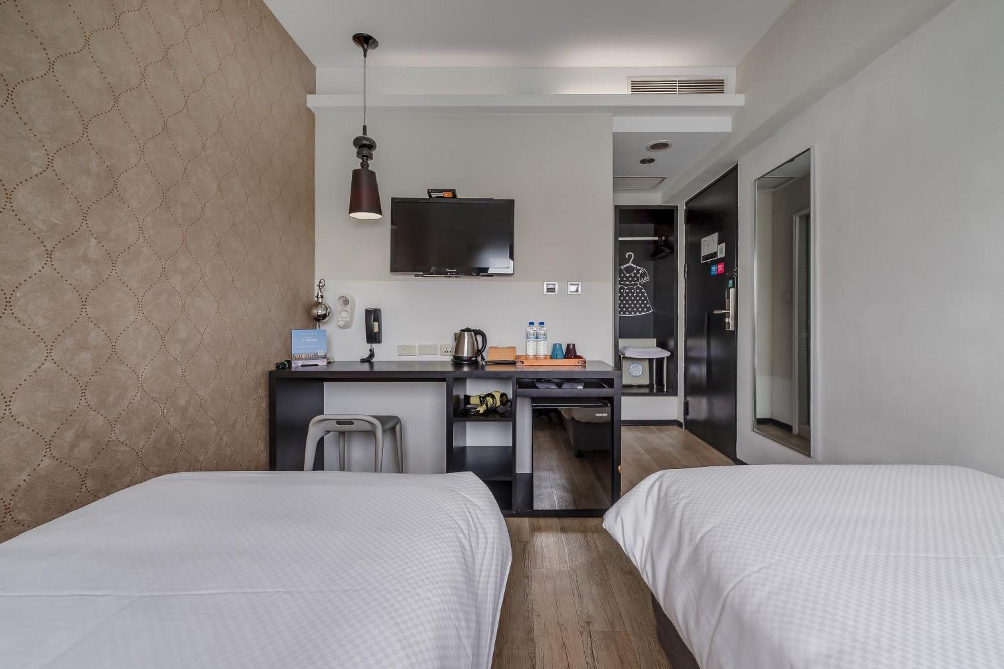 Check Inn Express Kaohsiung Love River Exterior foto