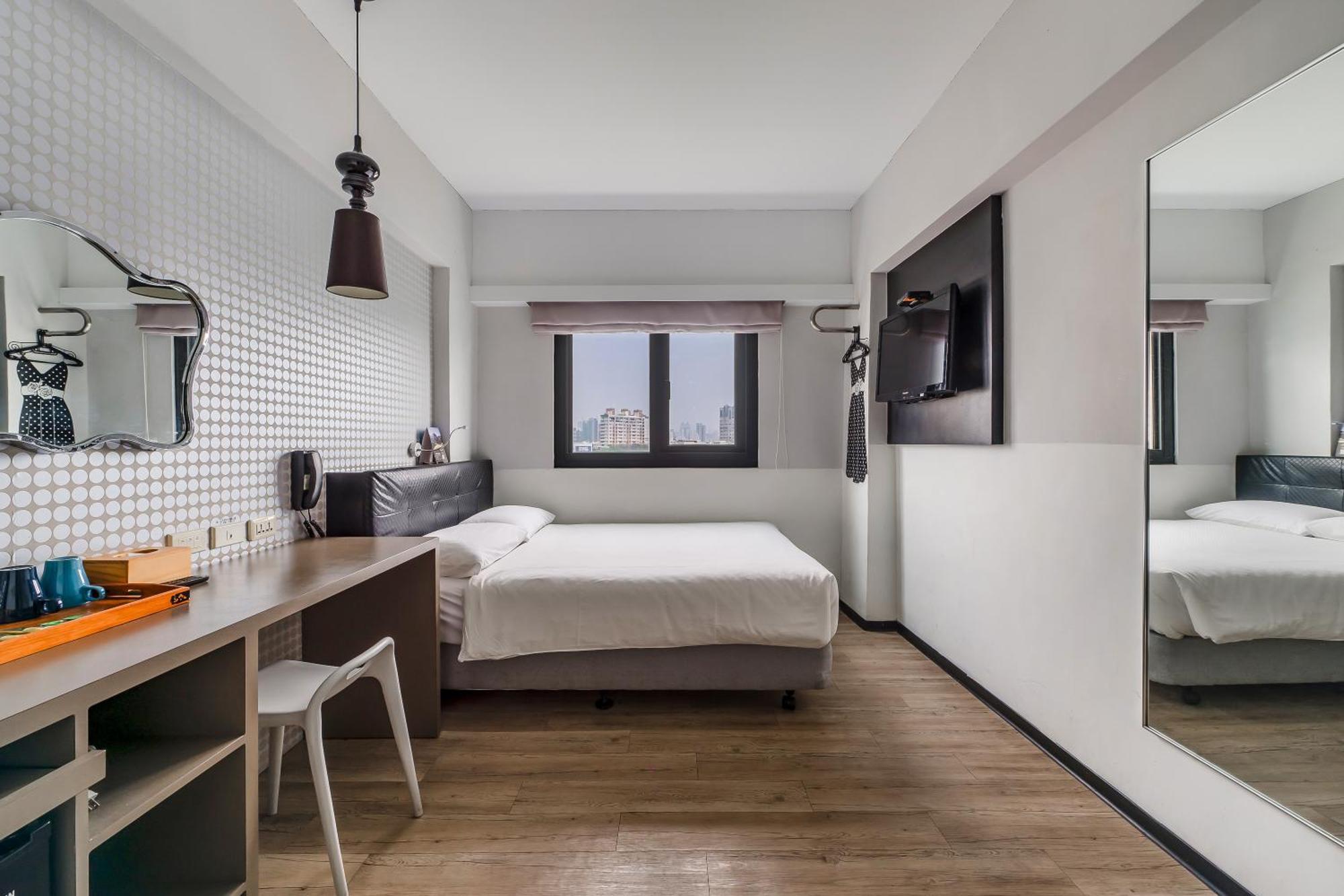 Check Inn Express Kaohsiung Love River Exterior foto