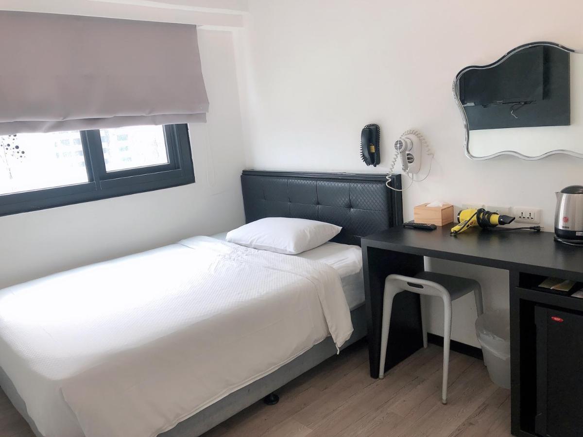 Check Inn Express Kaohsiung Love River Exterior foto